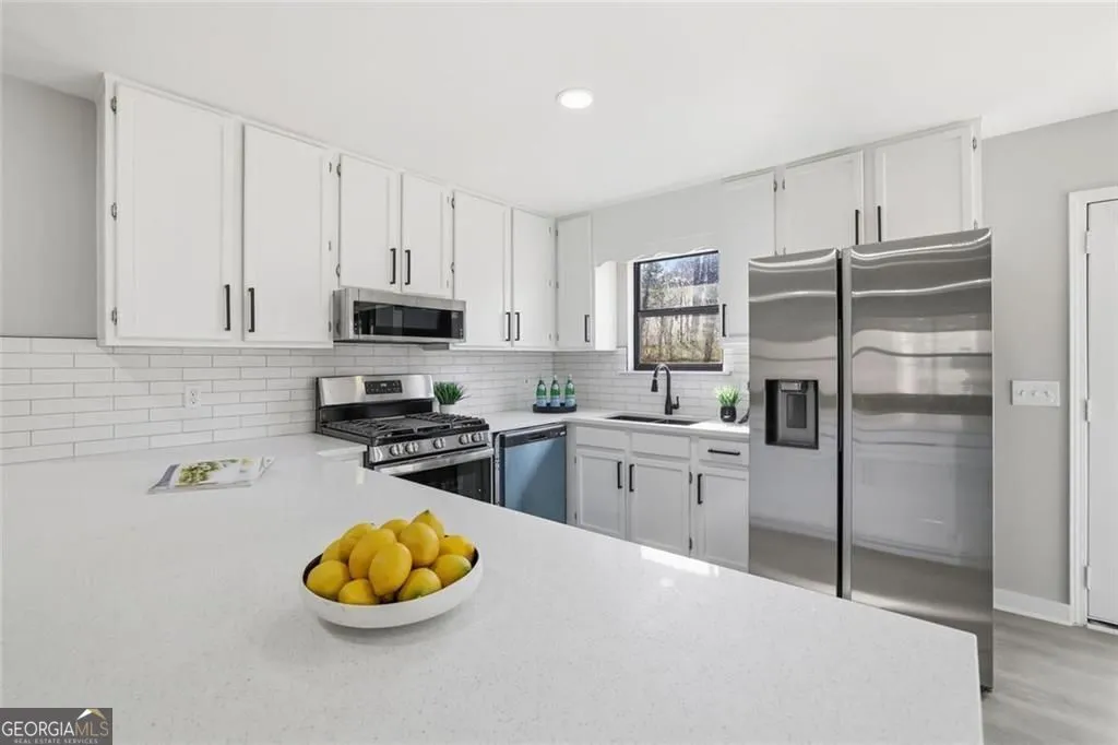 94 Mill Gate Dr — photo 8 of 42