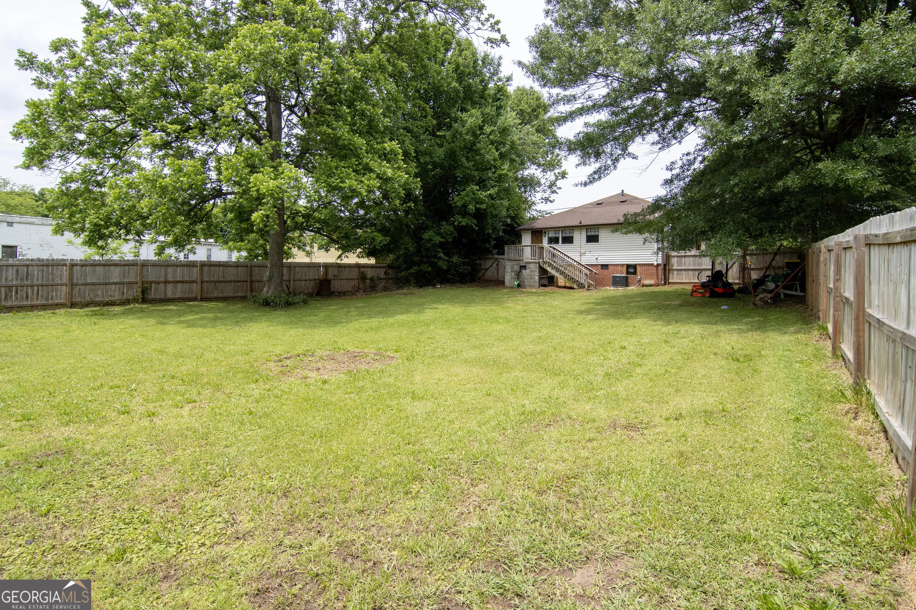 119 Harmon Ave — photo 4 of 41