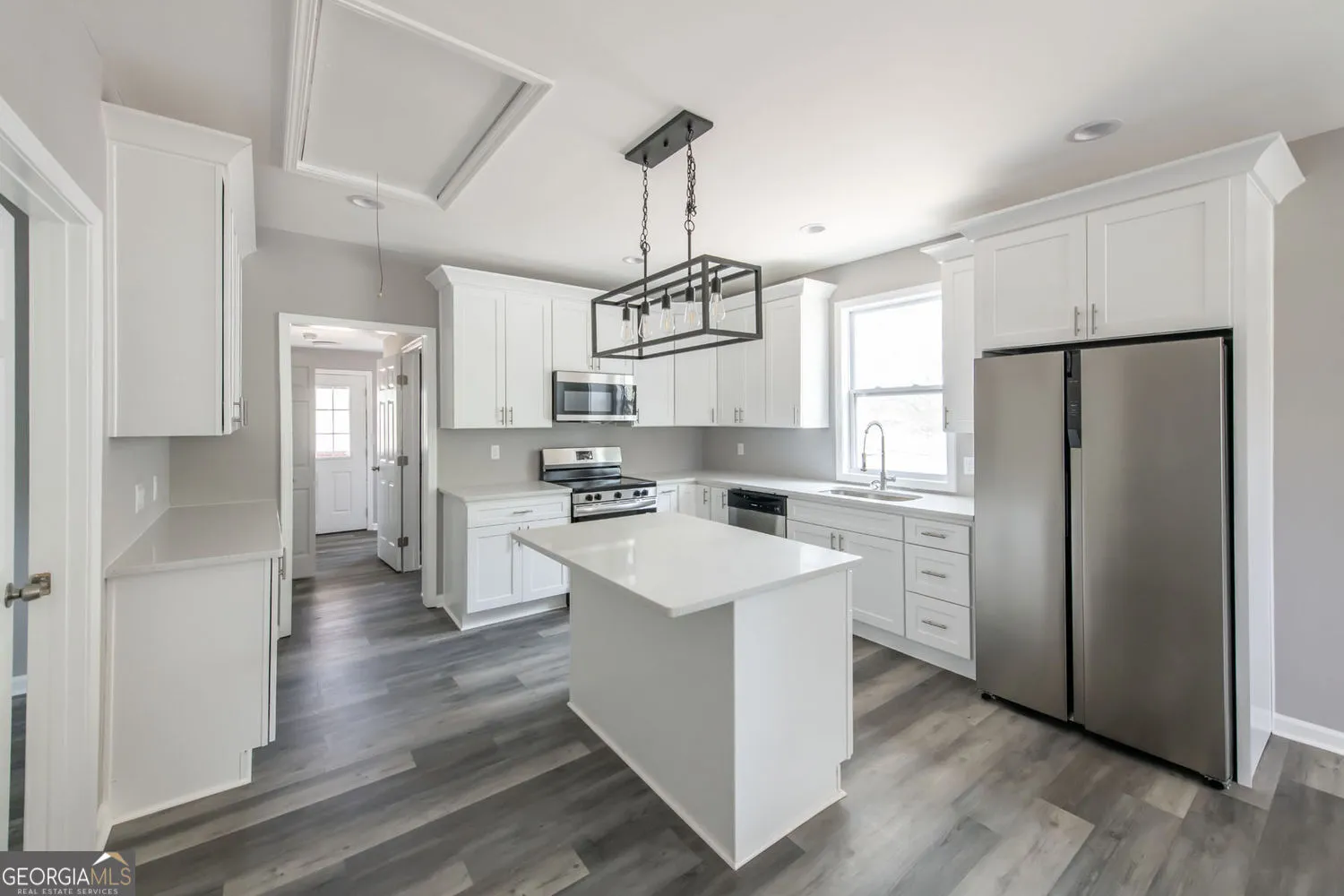 520 Pate Dr — photo 3 of 27
