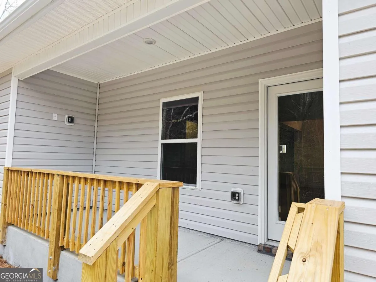 216 Rhett Dr — photo 3 of 11