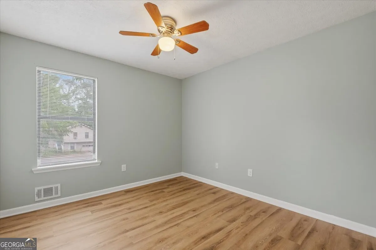 40 Hickory Ln — photo 5 of 33