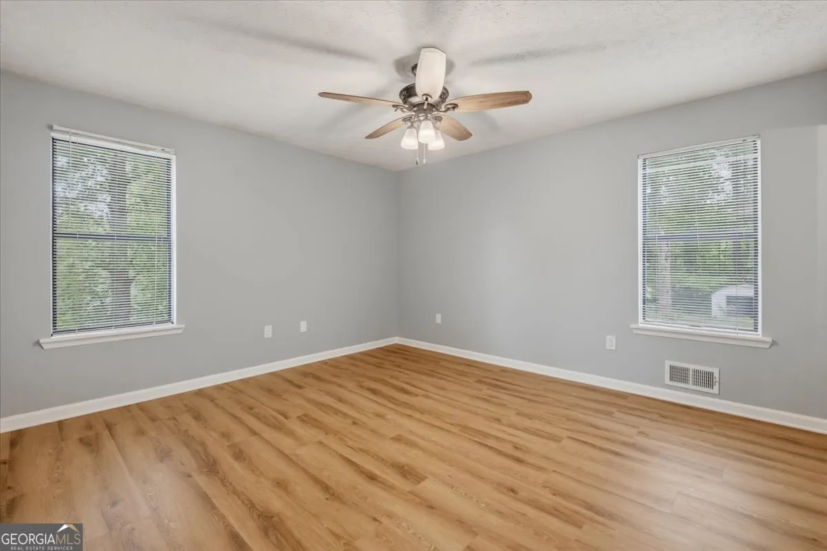40 Hickory Ln — photo 10 of 33