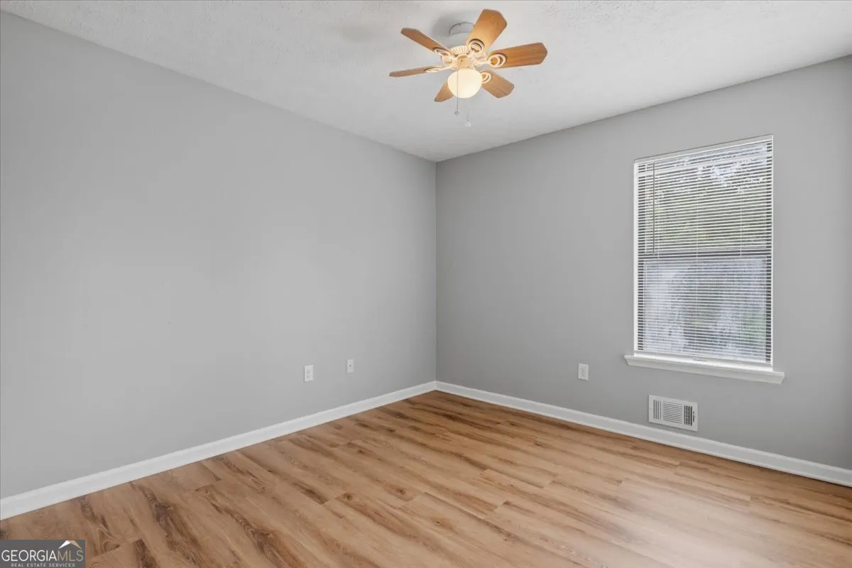 40 Hickory Ln — photo 4 of 33