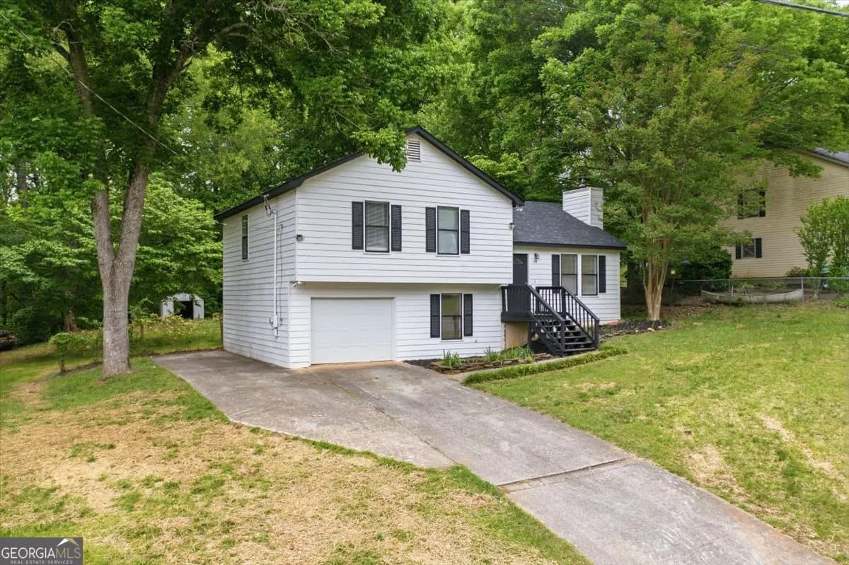 40 Hickory Ln — photo 2 of 33