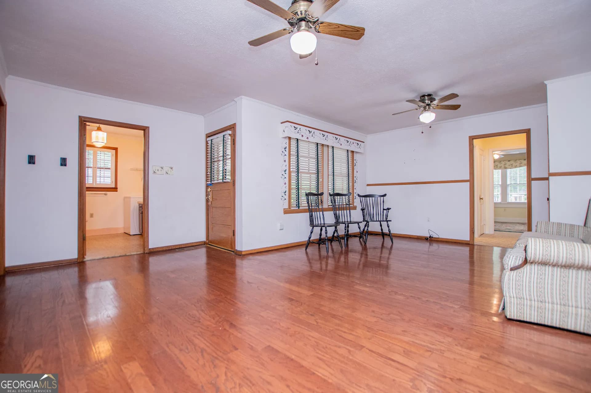 142 Oak Ave — photo 7 of 15