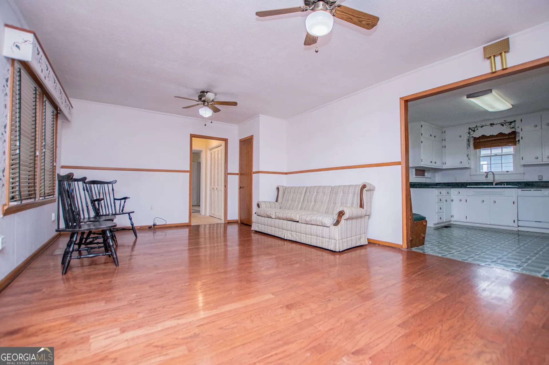 142 Oak Ave — photo 8 of 15