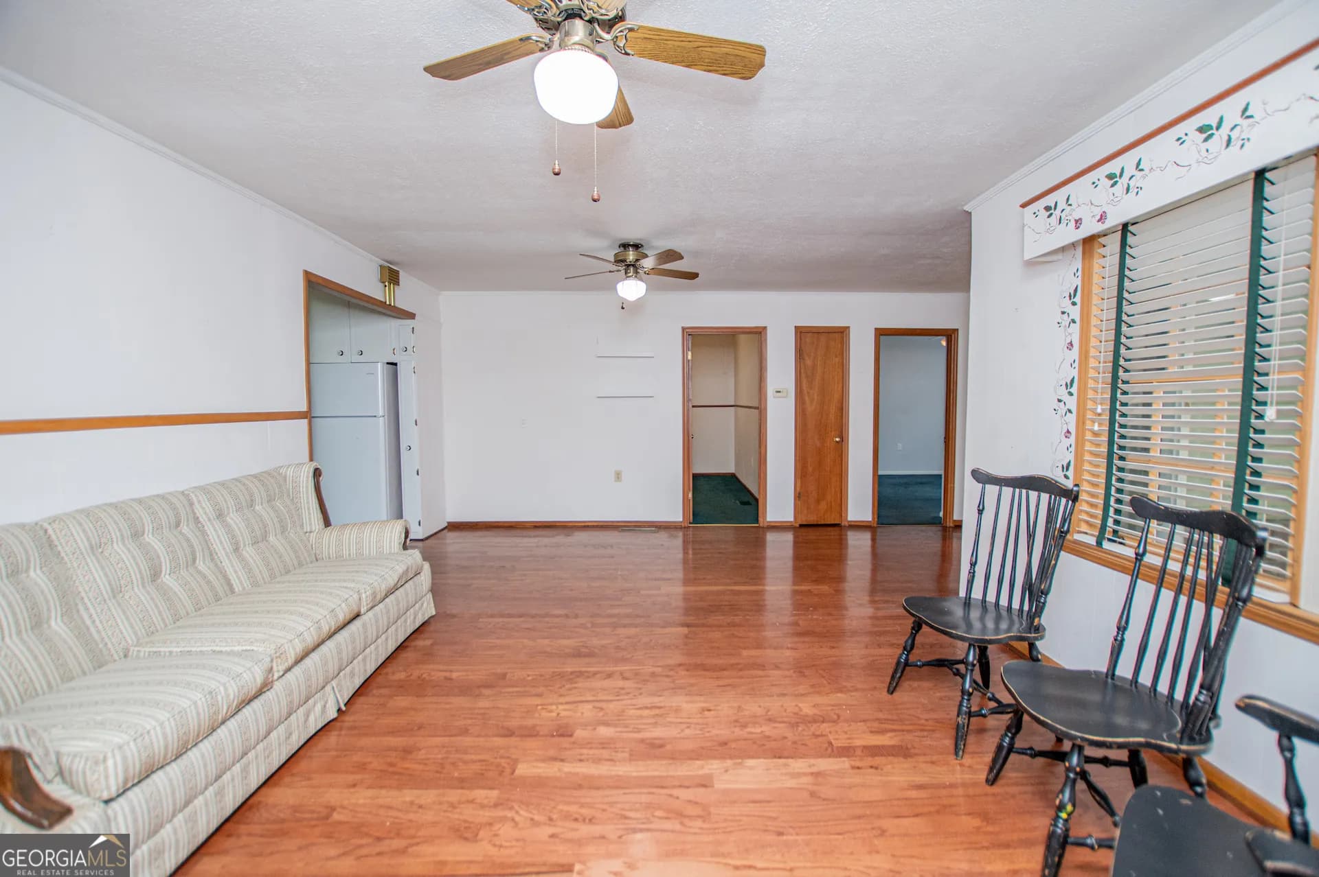 142 Oak Ave — photo 10 of 15