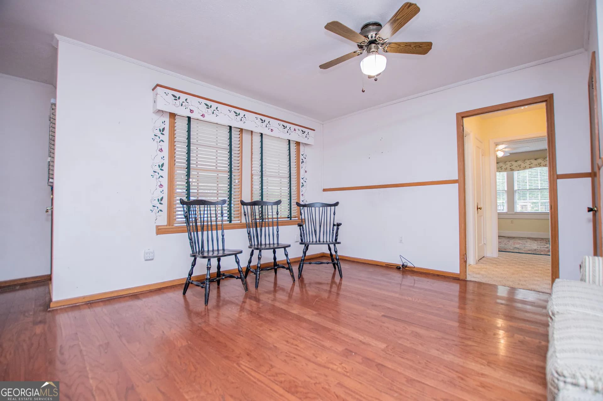 142 Oak Ave — photo 11 of 15