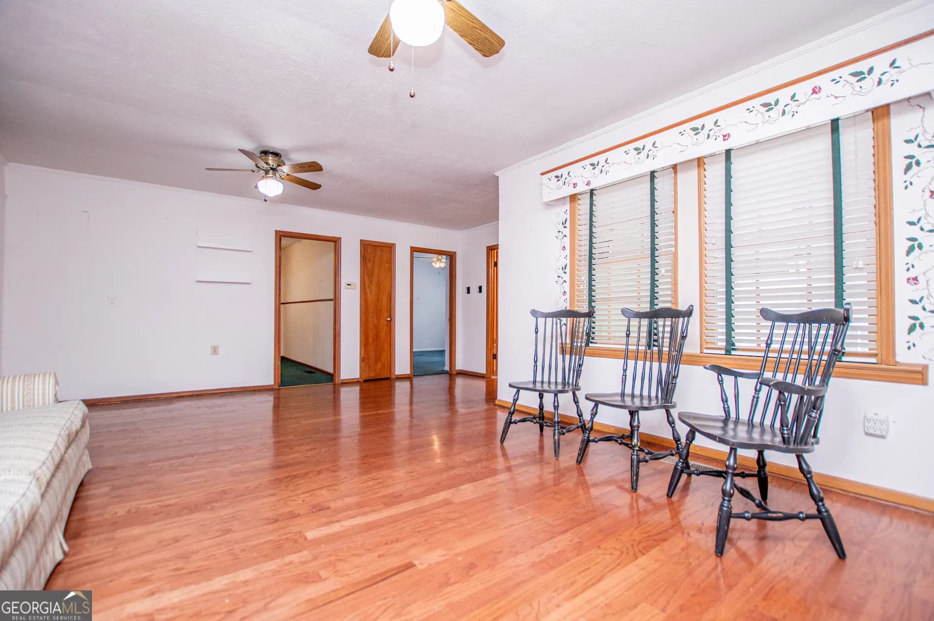 142 Oak Ave — photo 9 of 15