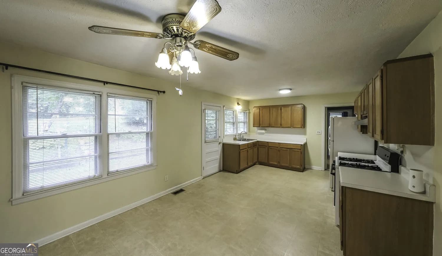 7146 Old Beulah Rd — photo 6 of 44