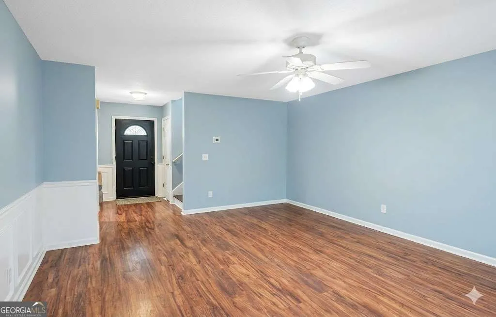 6978 Foxmoor Way — photo 2 of 25