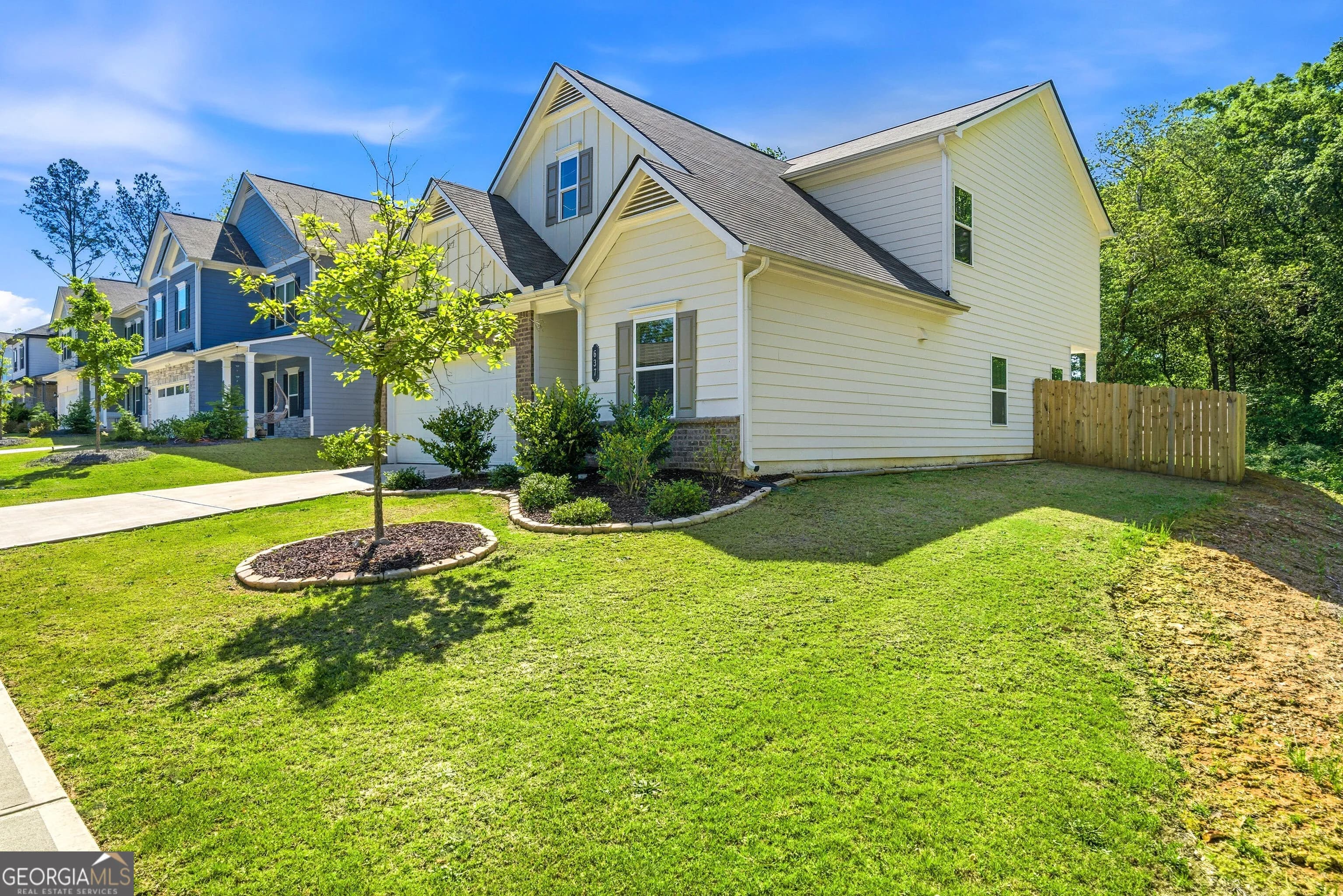 637 Simmons Dr — photo 13 of 34