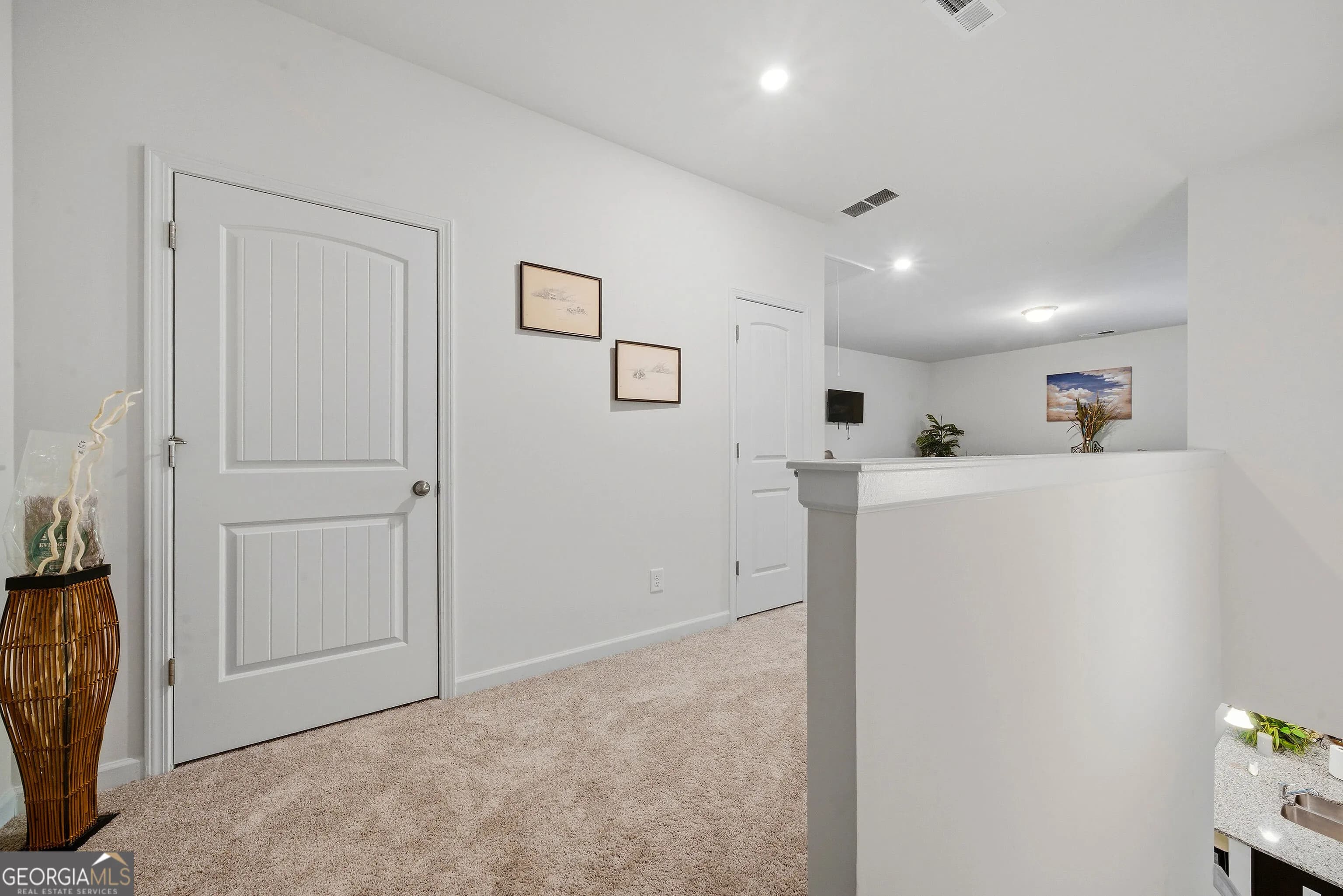 637 Simmons Dr — photo 18 of 34