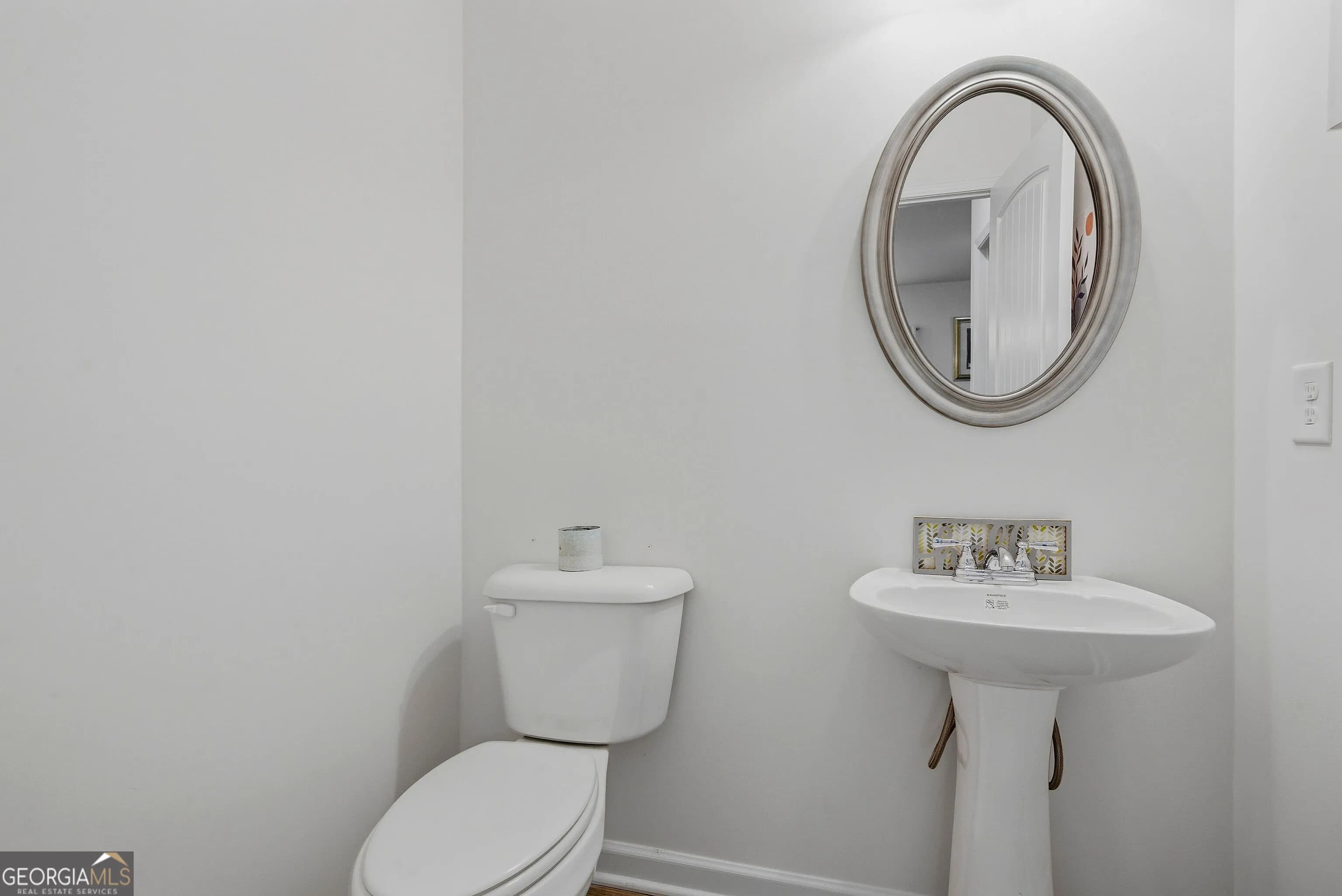 637 Simmons Dr — photo 10 of 34