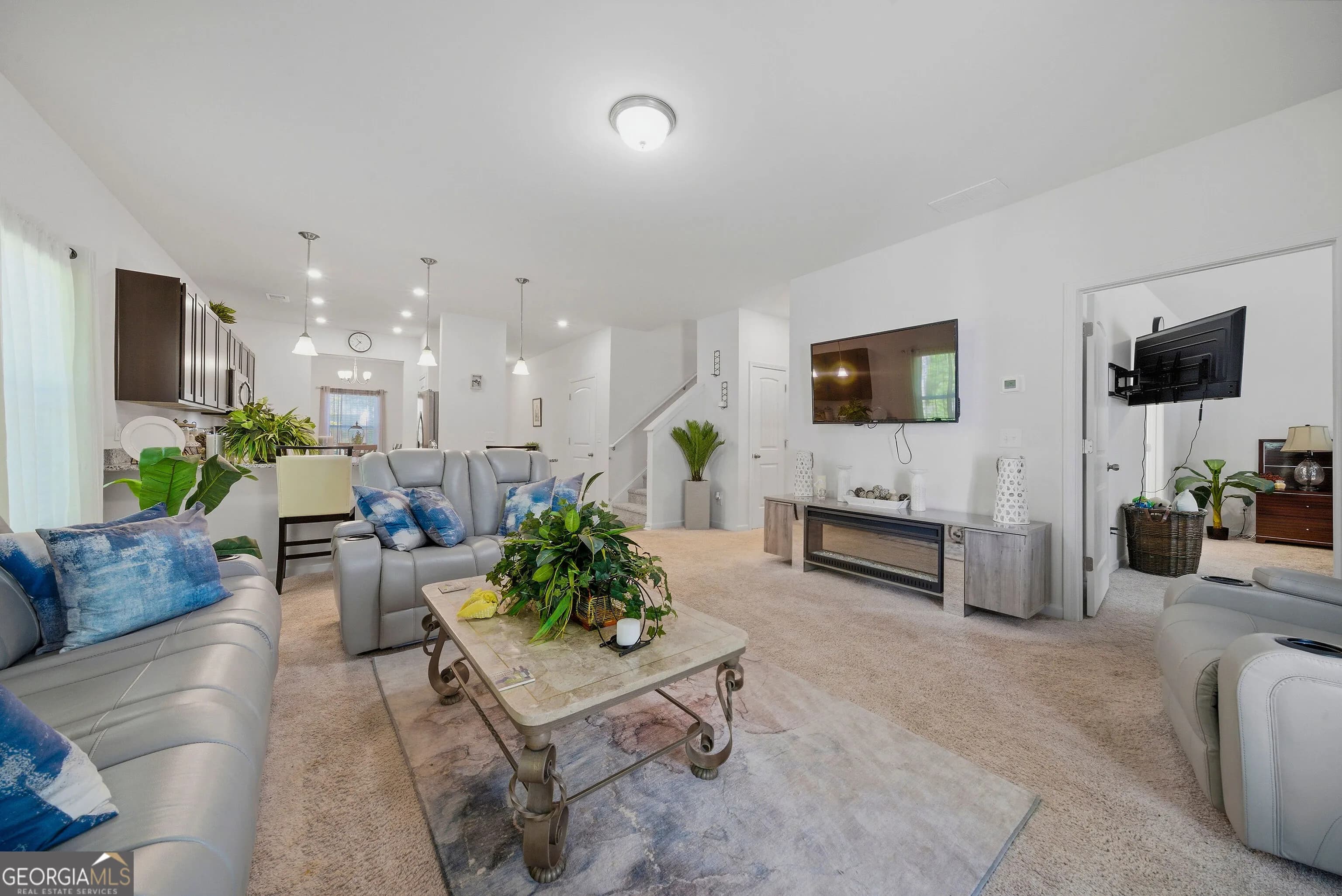 637 Simmons Dr — photo 6 of 34