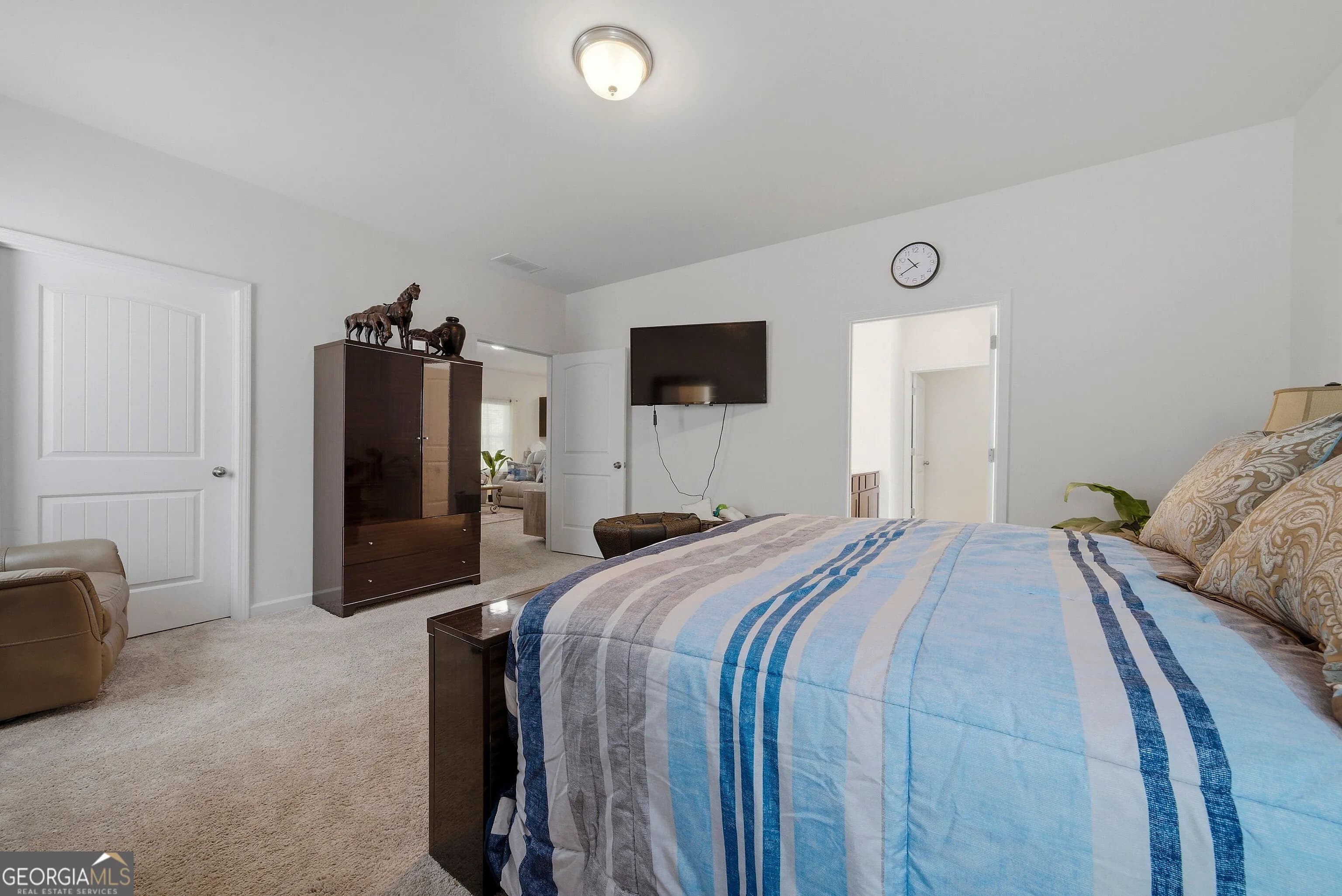 637 Simmons Dr — photo 14 of 34