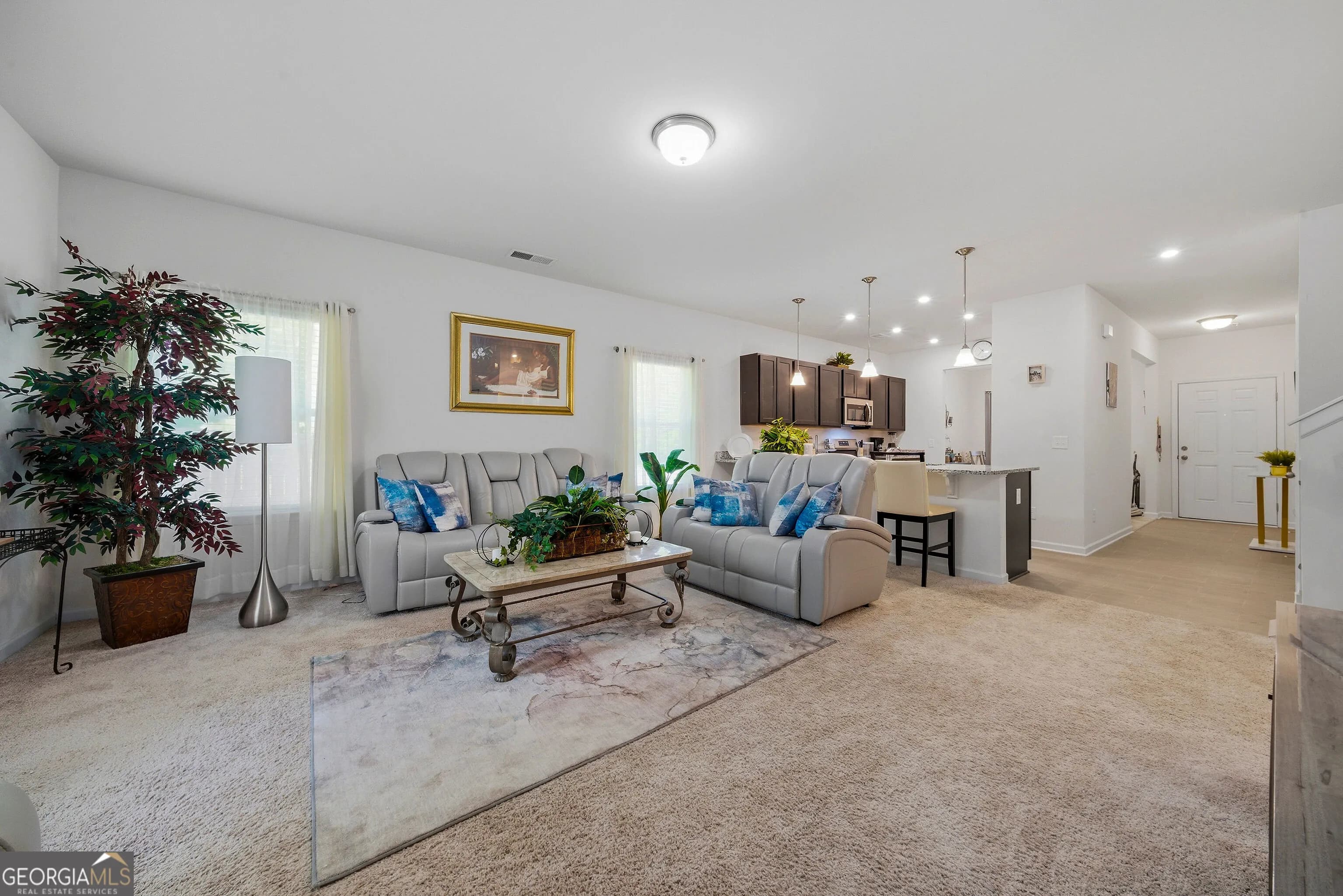 637 Simmons Dr — photo 7 of 34