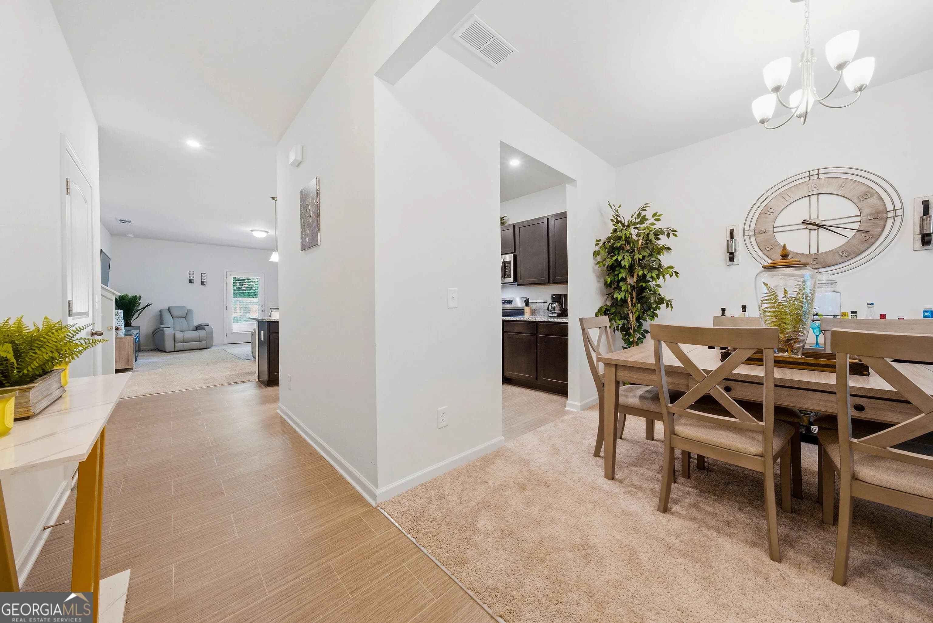 637 Simmons Dr — photo 24 of 34