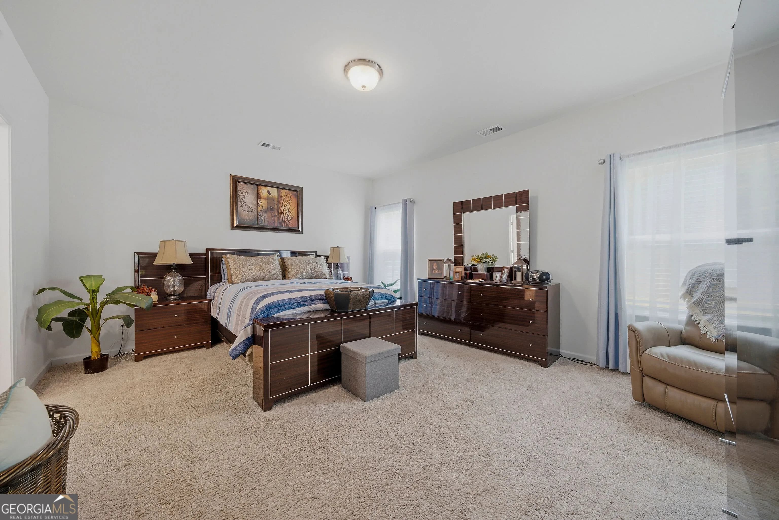 637 Simmons Dr — photo 11 of 34