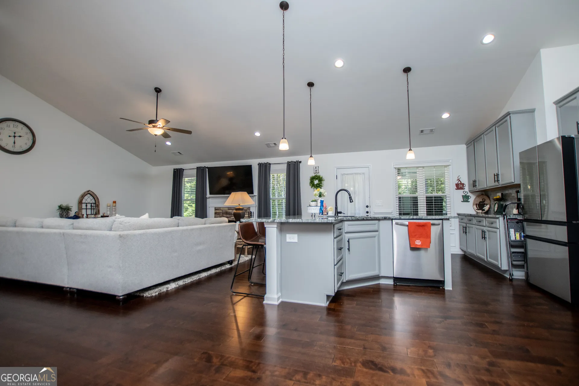 142 Lawrence Dr — photo 16 of 84