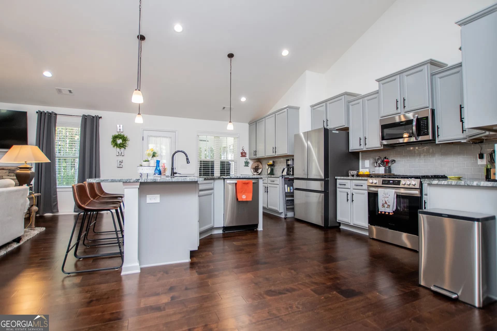 142 Lawrence Dr — photo 17 of 84