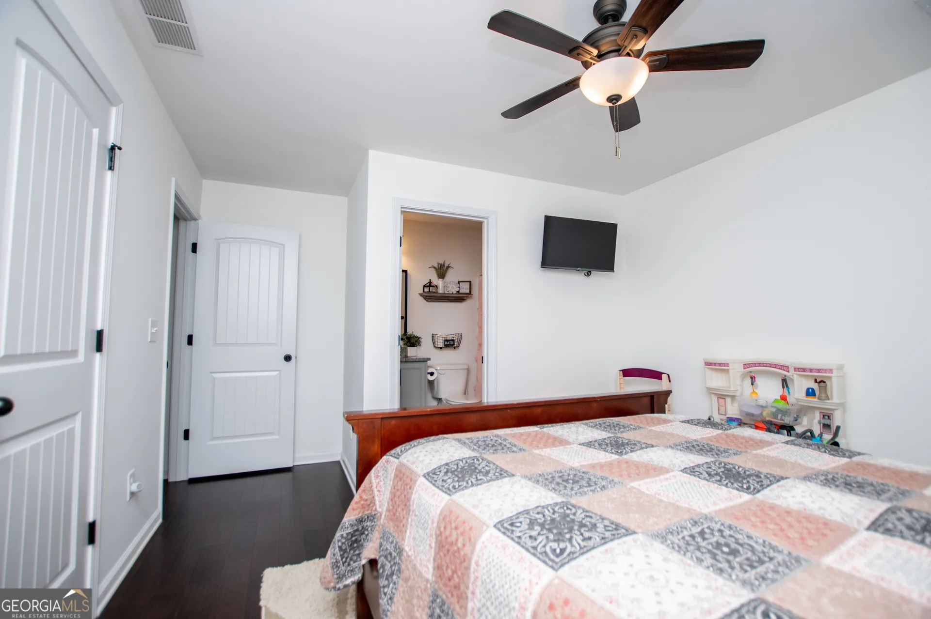 142 Lawrence Dr — photo 40 of 84
