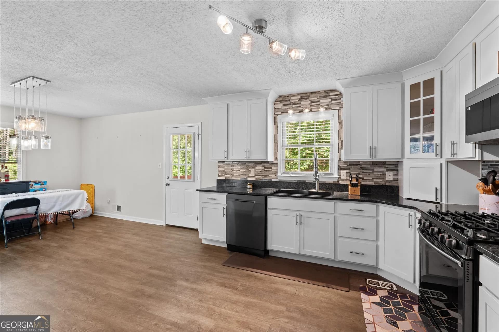 51 Bedford Ct — photo 5 of 42