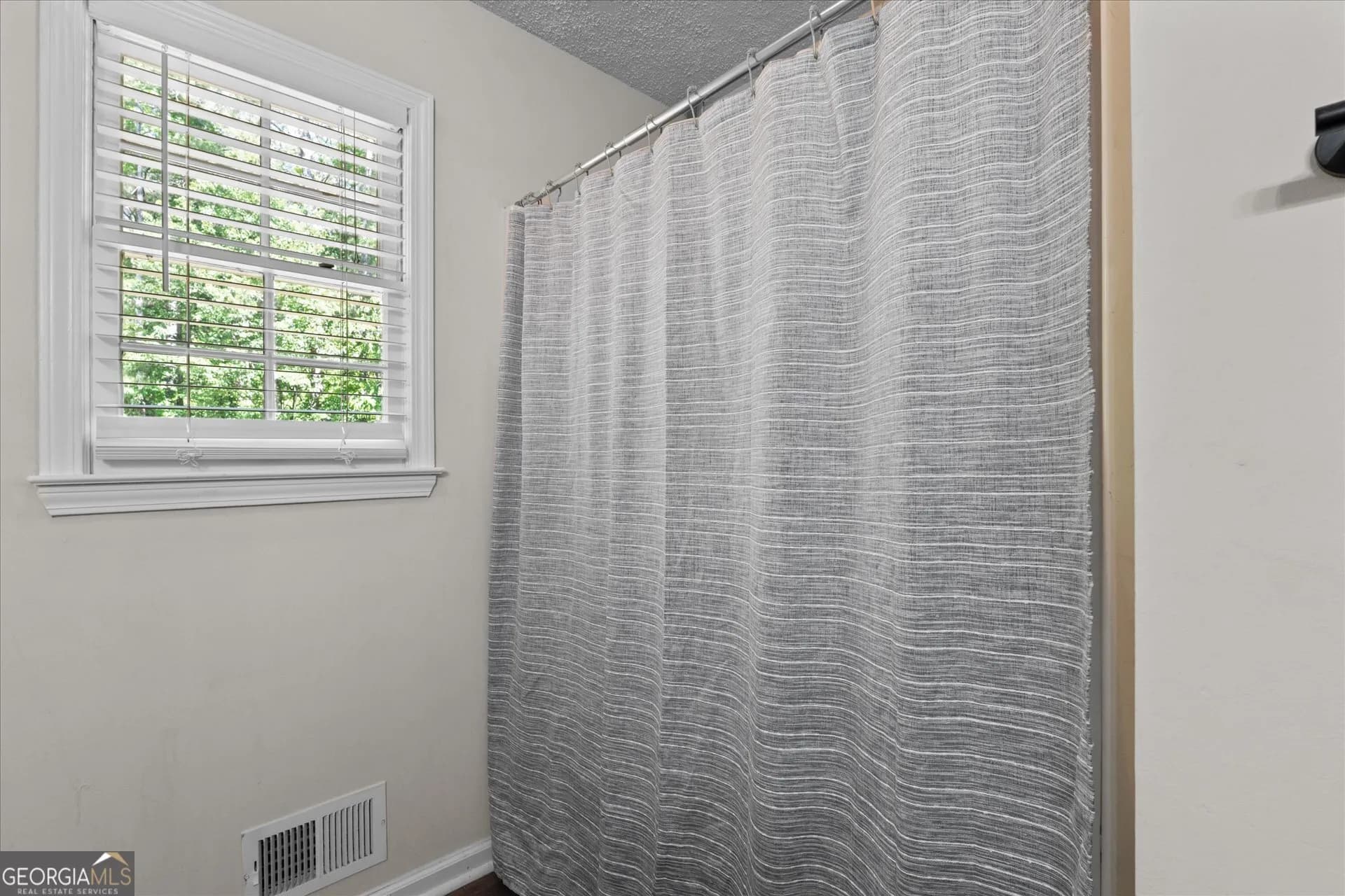 51 Bedford Ct — photo 17 of 42