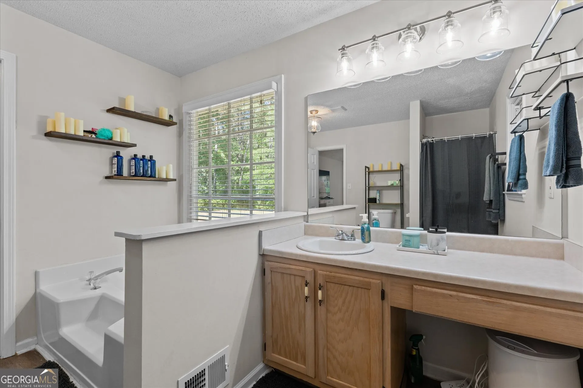 51 Bedford Ct — photo 11 of 42