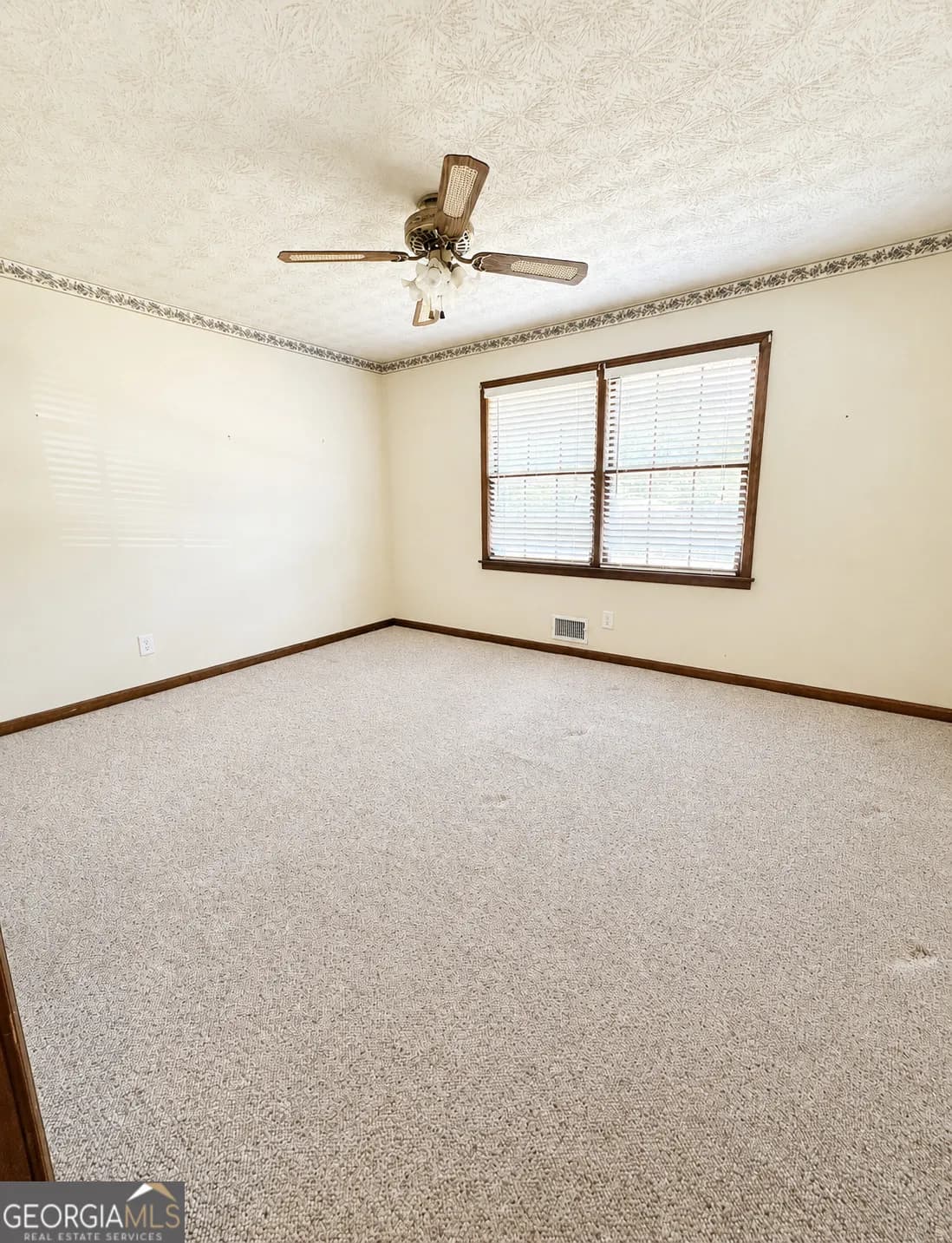 3750 Briarcliff Dr — photo 11 of 29