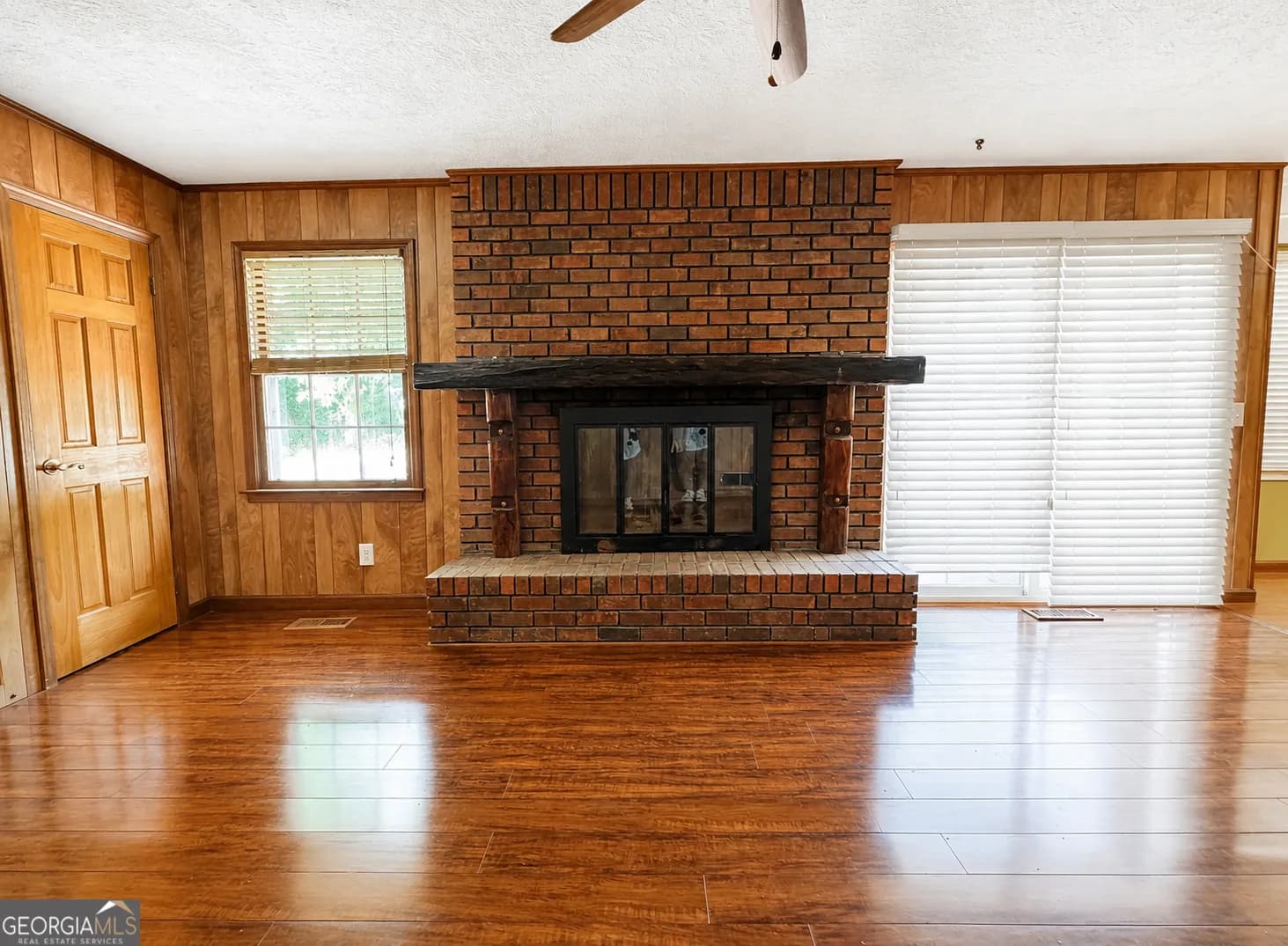 3750 Briarcliff Dr — photo 5 of 29