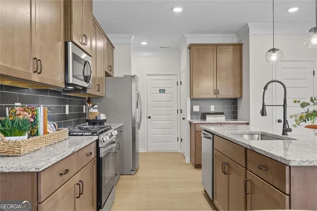 101 Summerfield Place Dr — photo 5 of 45