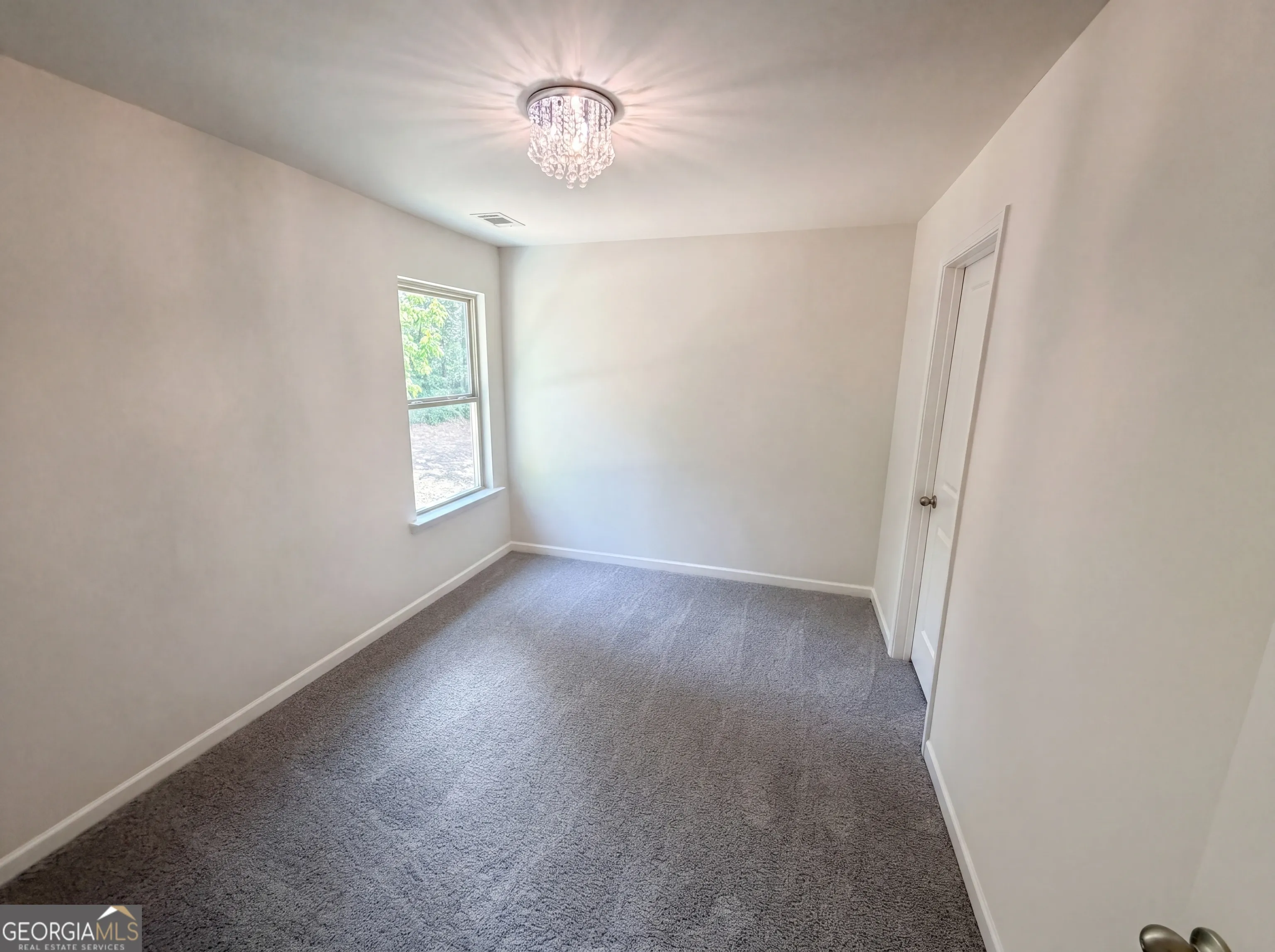 5049 Saphire Ct — photo 4 of 21