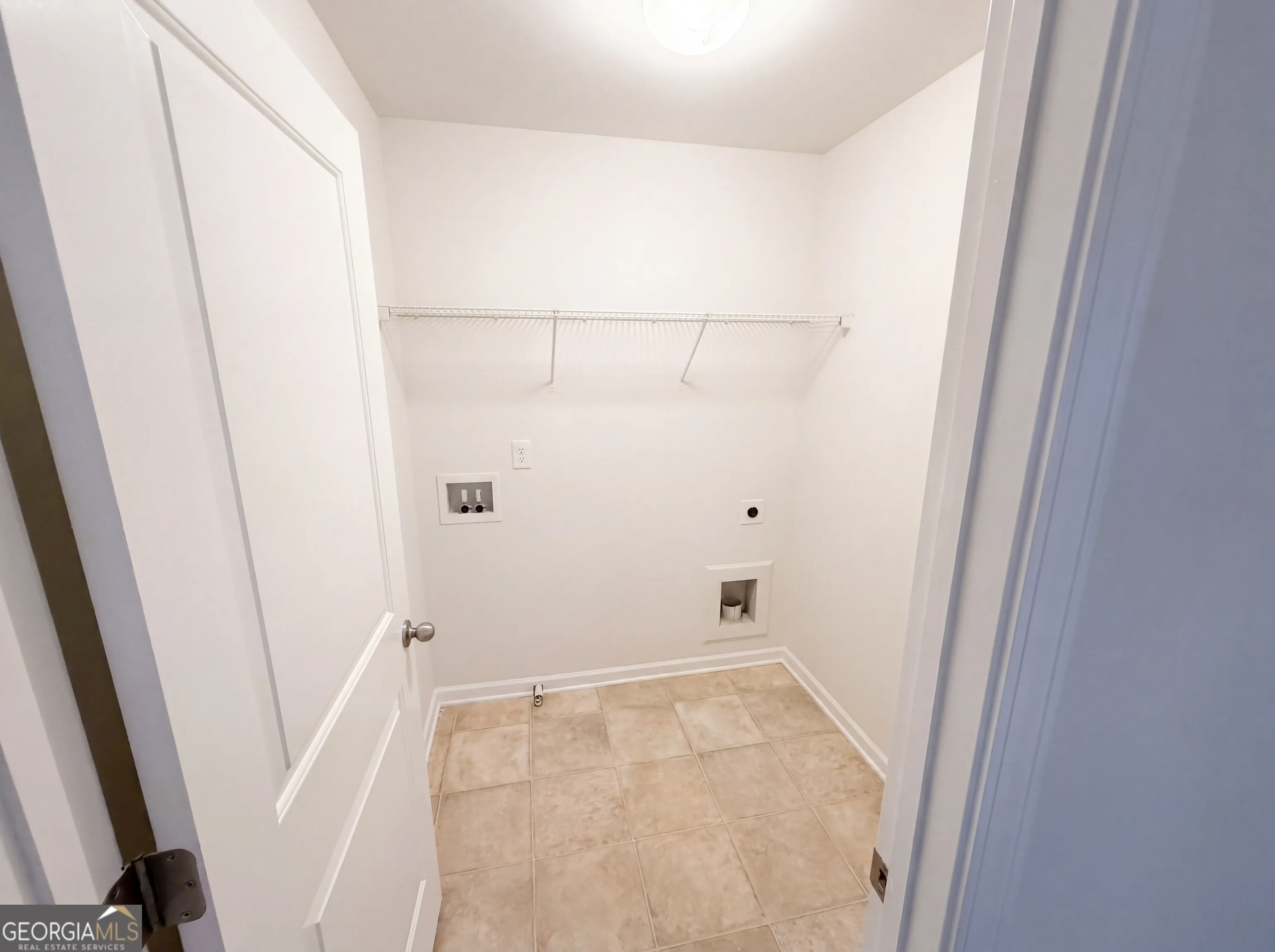 5049 Saphire Ct — photo 8 of 21