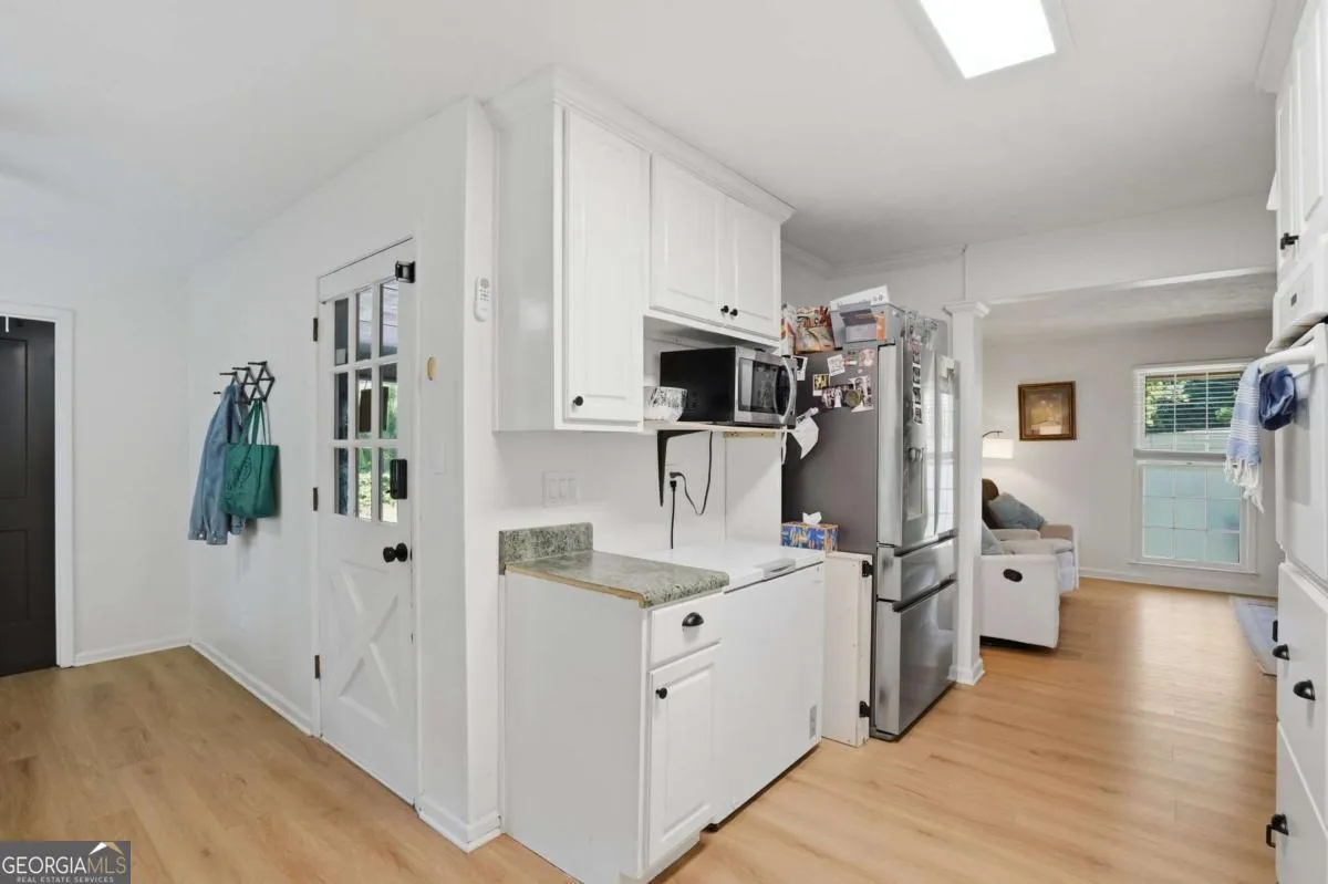 4845 Jennifer Ln — photo 4 of 45