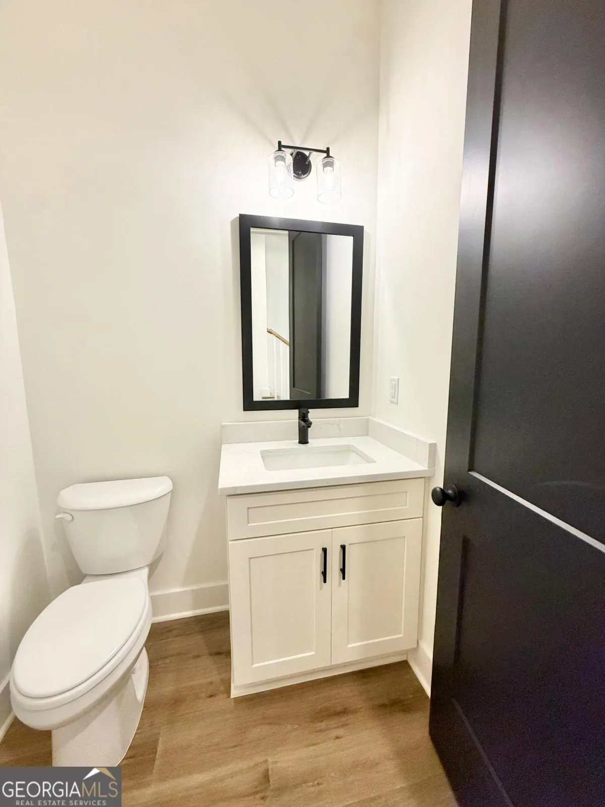 682 Ferguson Pl — photo 4 of 8