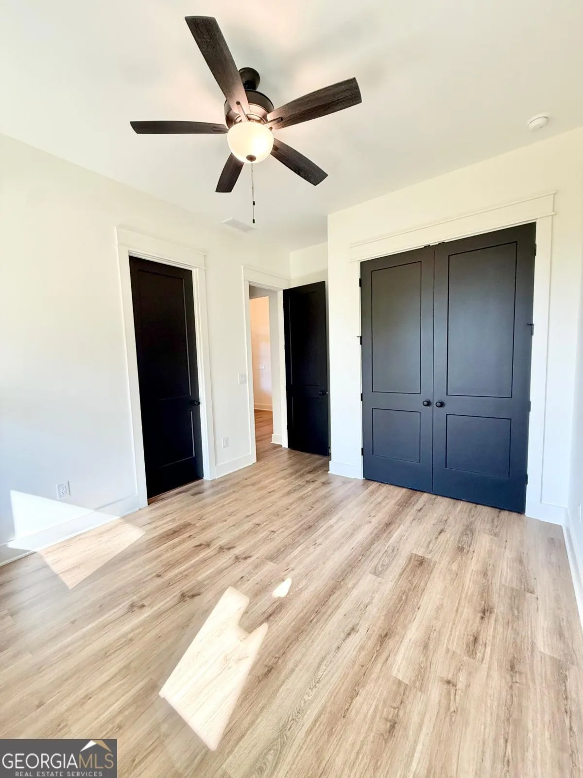 682 Ferguson Pl — photo 5 of 8