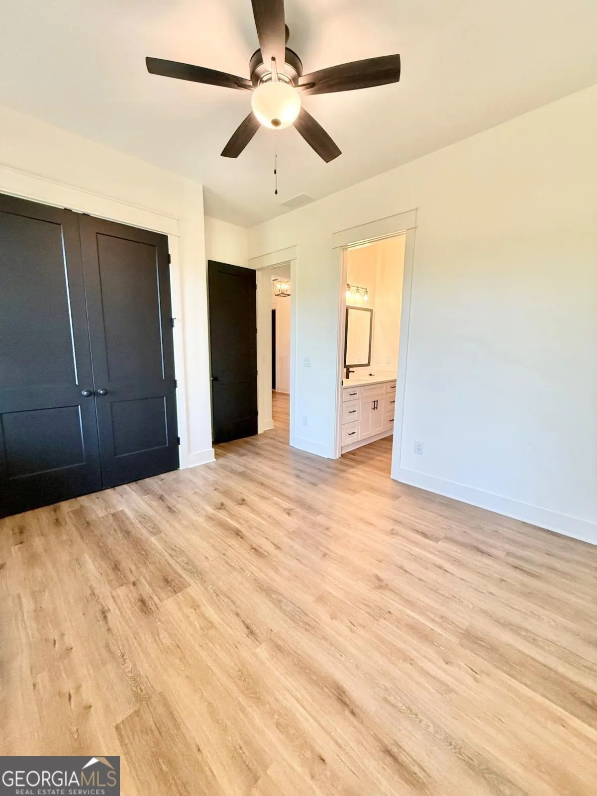 682 Ferguson Pl — photo 6 of 8