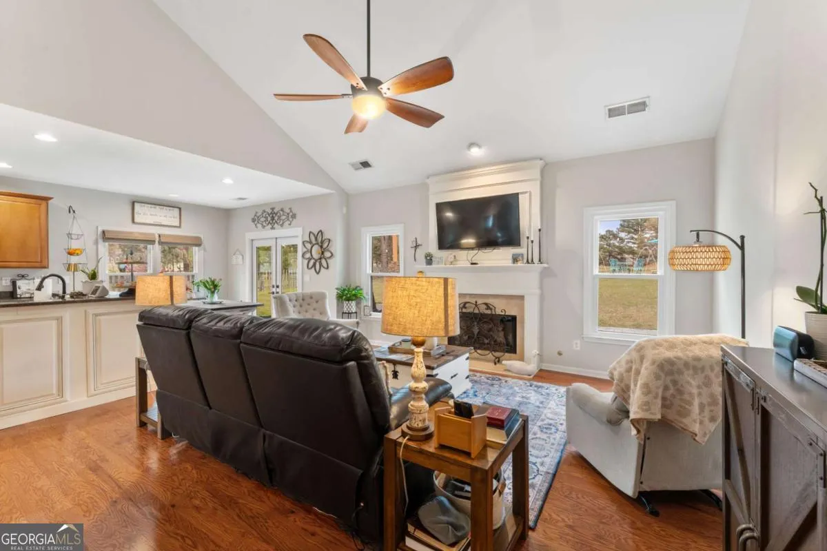 3211 Stillwater Dr — photo 19 of 46
