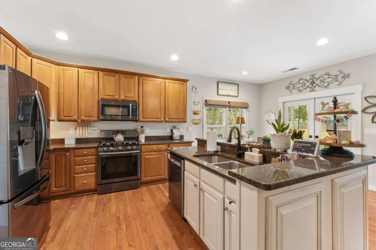 3211 Stillwater Dr — photo 15 of 46