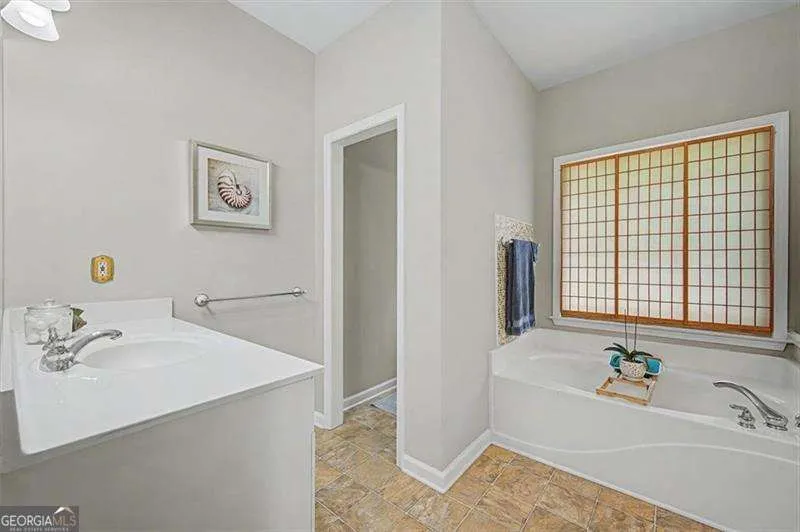 137 Pensdale Pl — photo 17 of 48