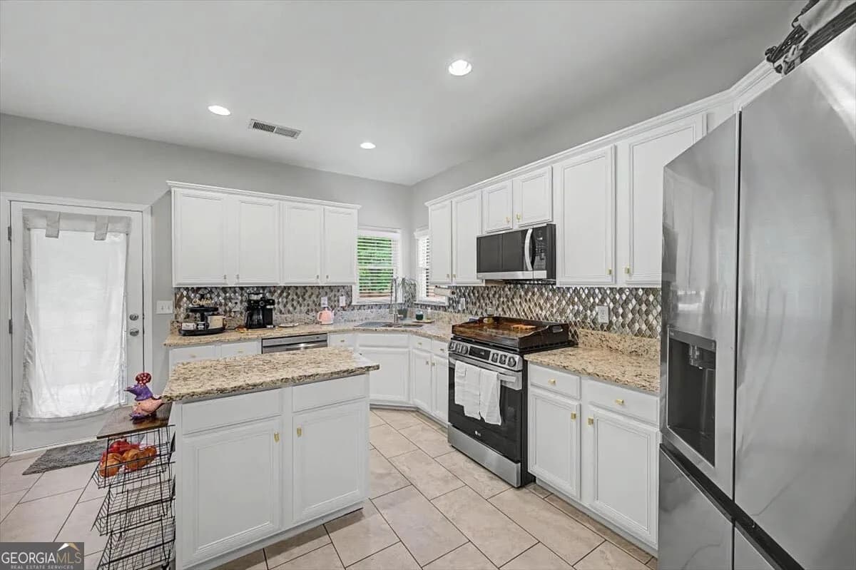 155 Homestead Dr — photo 4 of 46