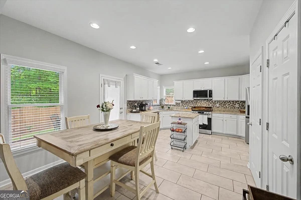 155 Homestead Dr — photo 10 of 46