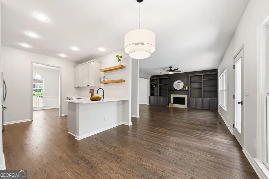 148 Crestview Dr — photo 3 of 46