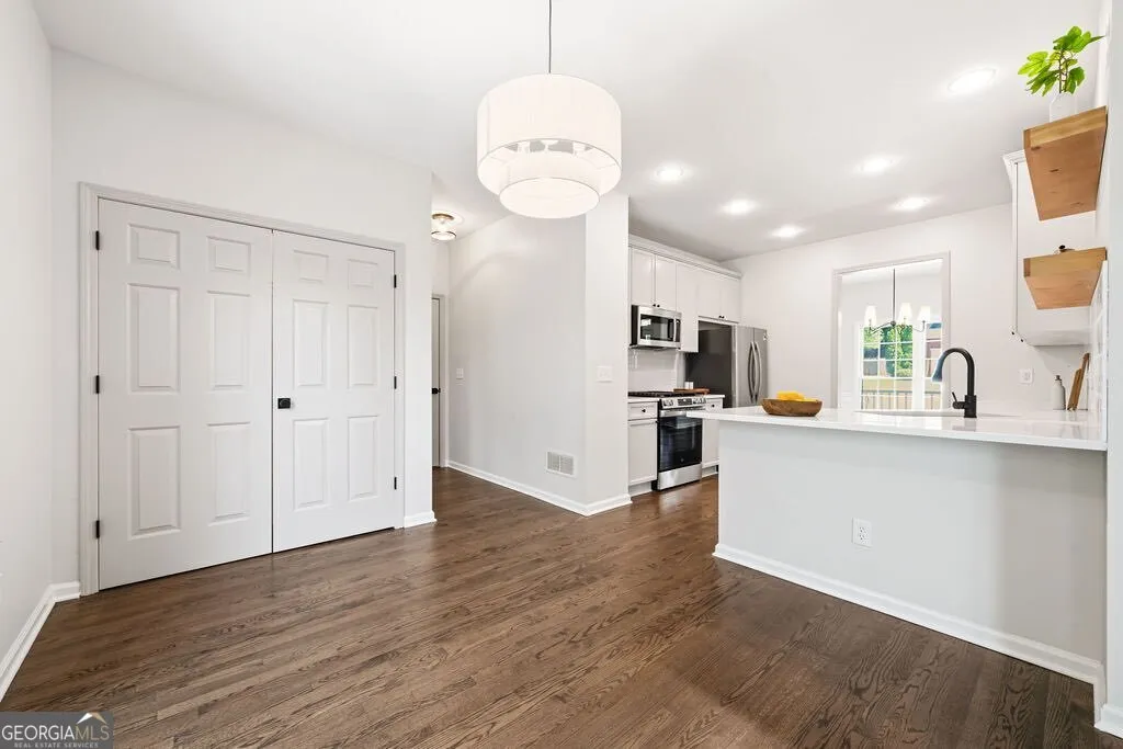 148 Crestview Dr — photo 11 of 46