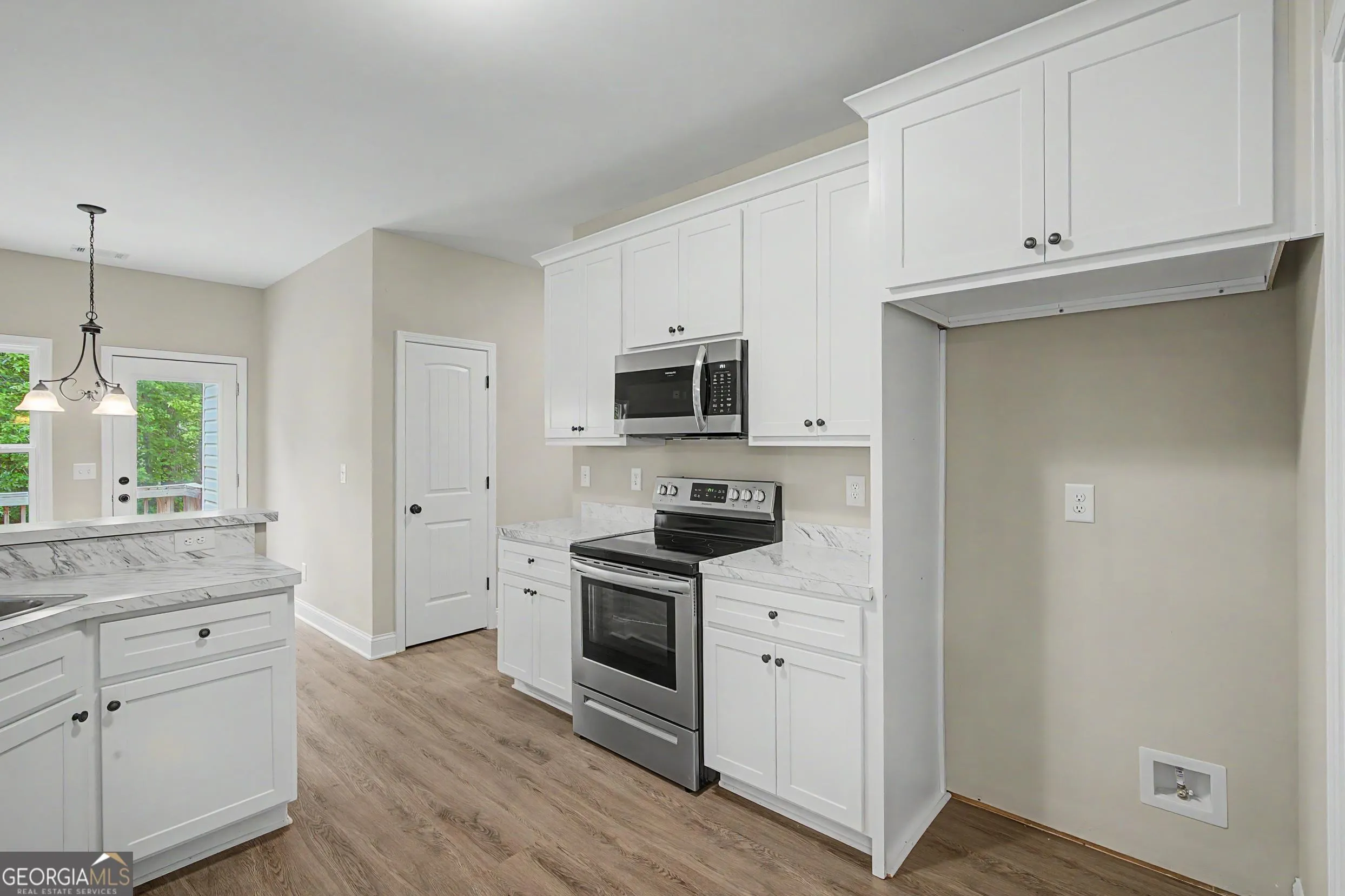 504 Iris Way — photo 11 of 60