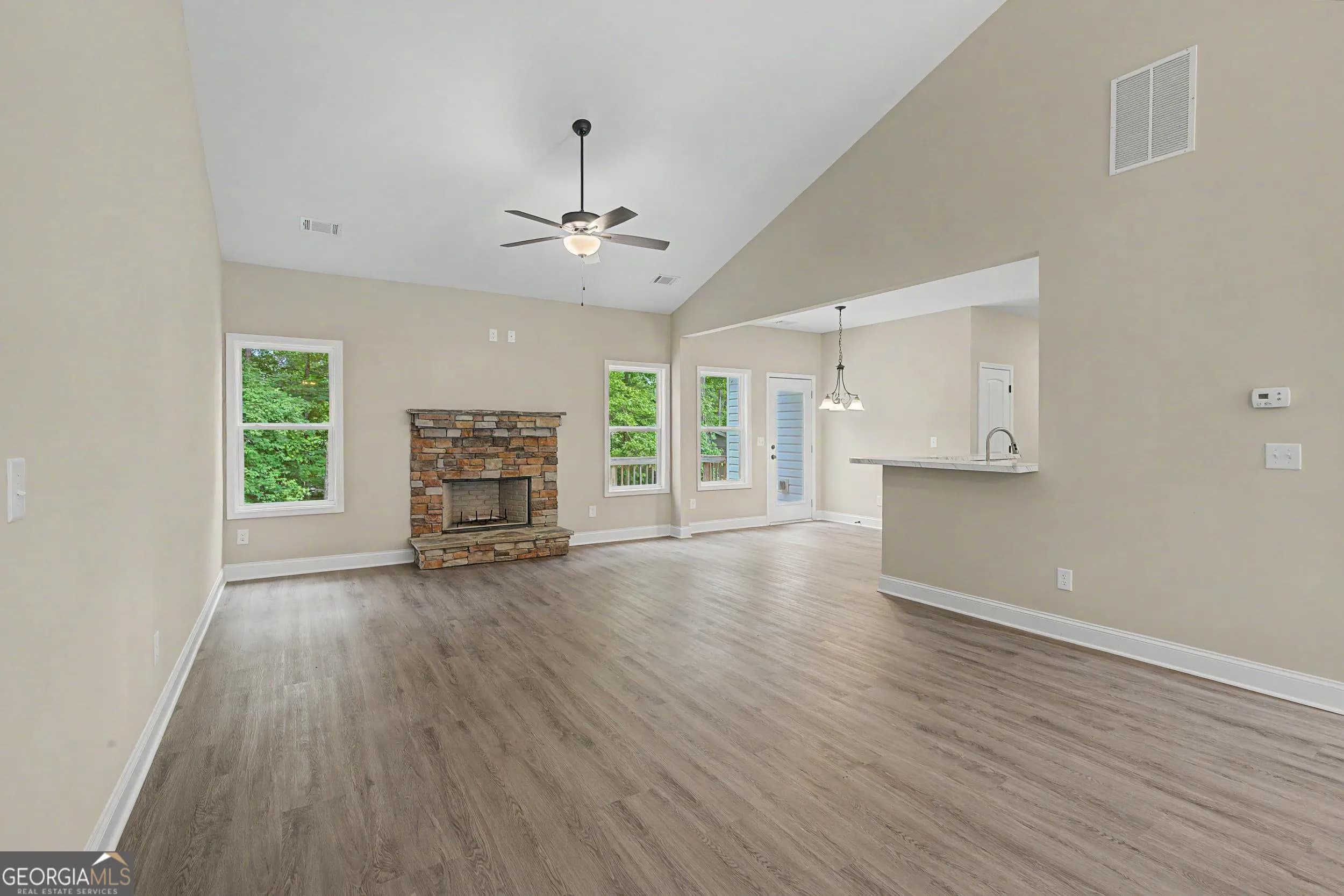 504 Iris Way — photo 3 of 60