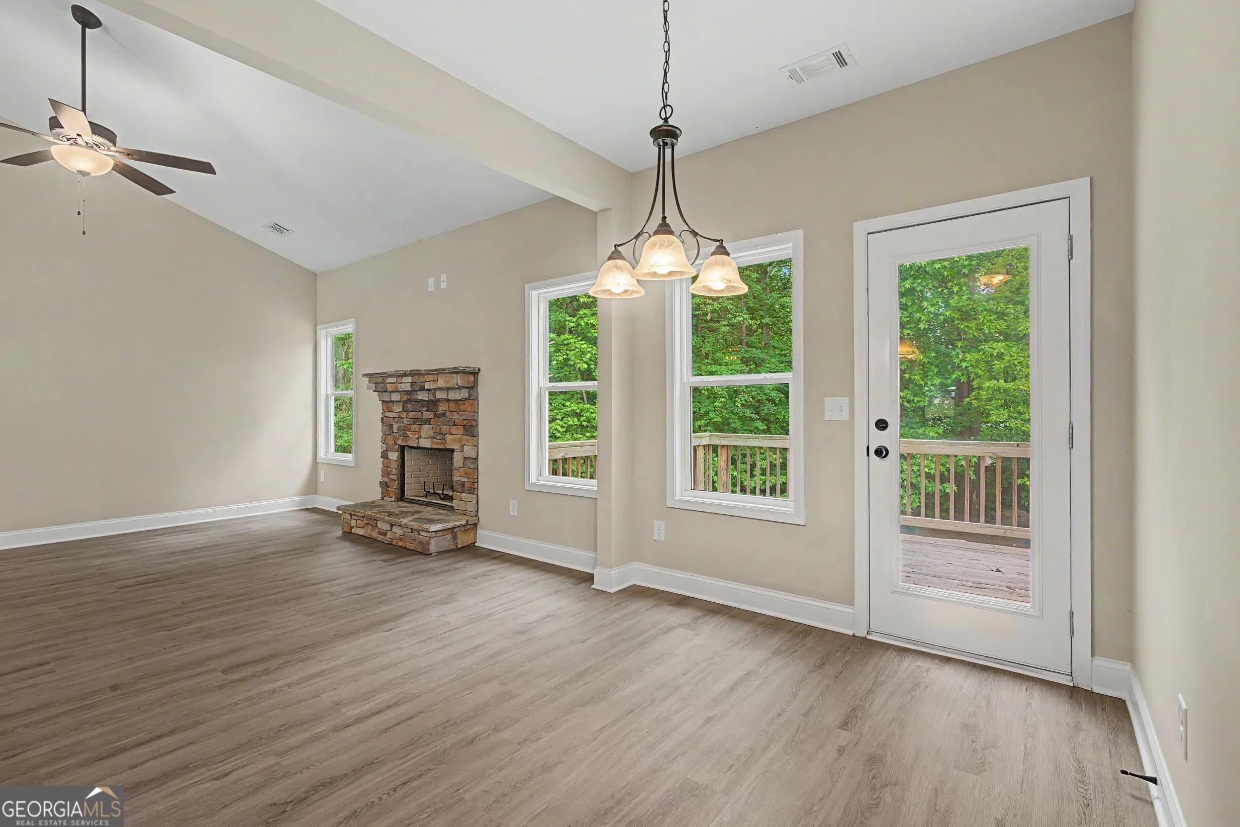 504 Iris Way — photo 8 of 60