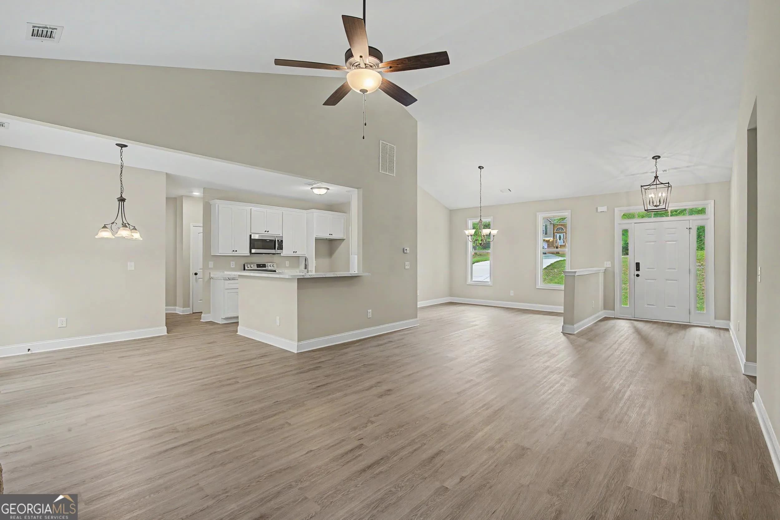504 Iris Way — photo 4 of 60