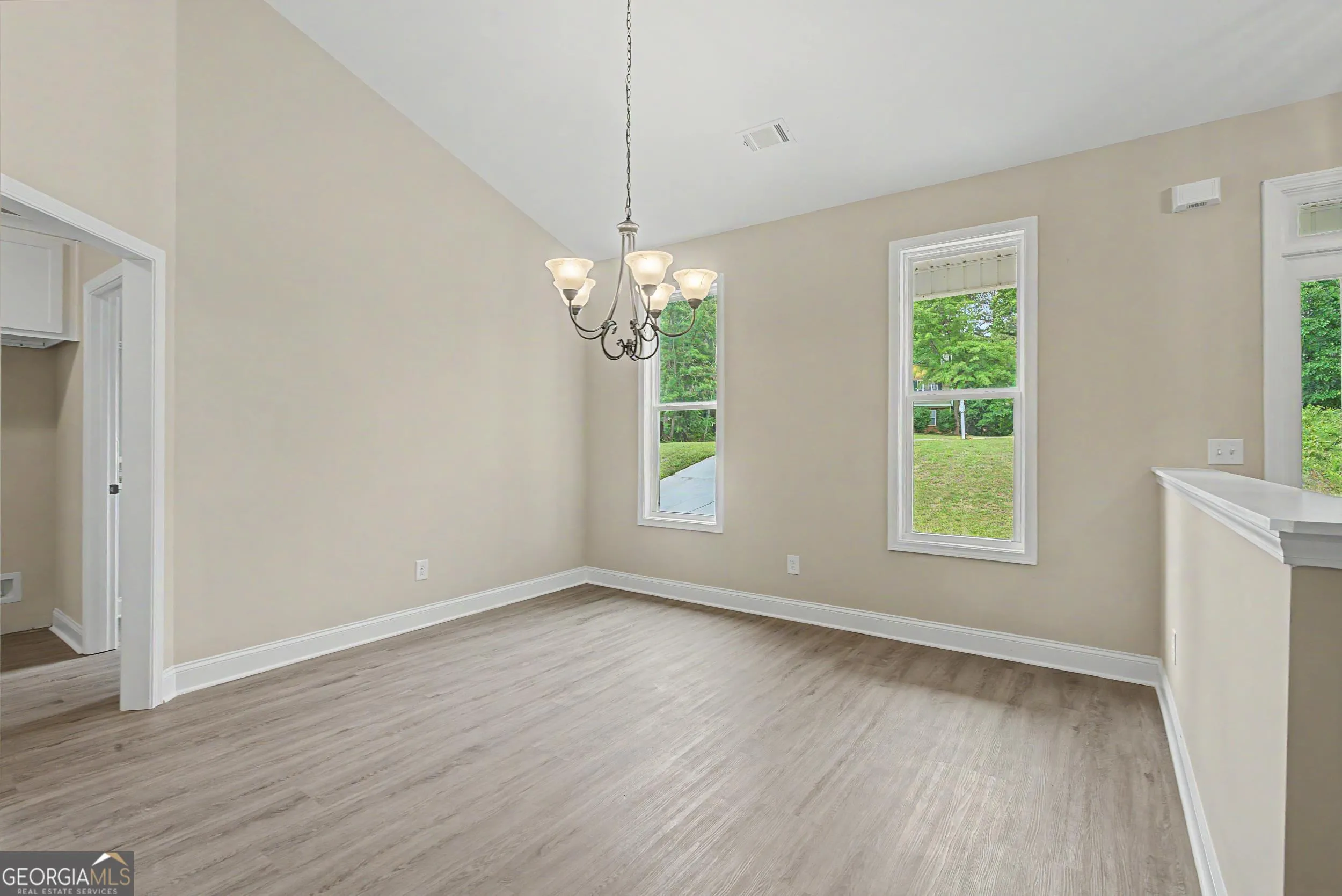 504 Iris Way — photo 15 of 60